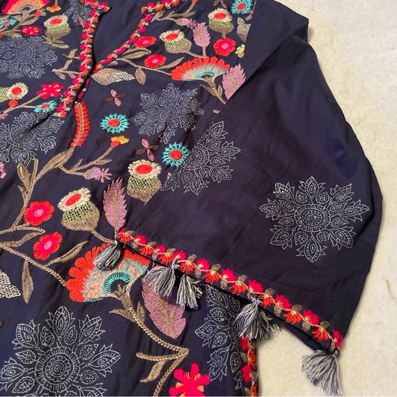 Soft Surroundings Banjara Floral Embroidered Boho Peasant Top W Pockets Size L - Picture 5 of 12